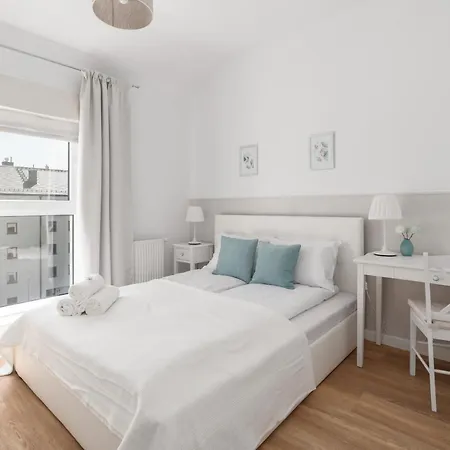 Apartment White Elegance With Ac & Free Garage By Renters *