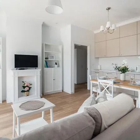 White Elegance With Ac & Free Garage By Renters Daire *